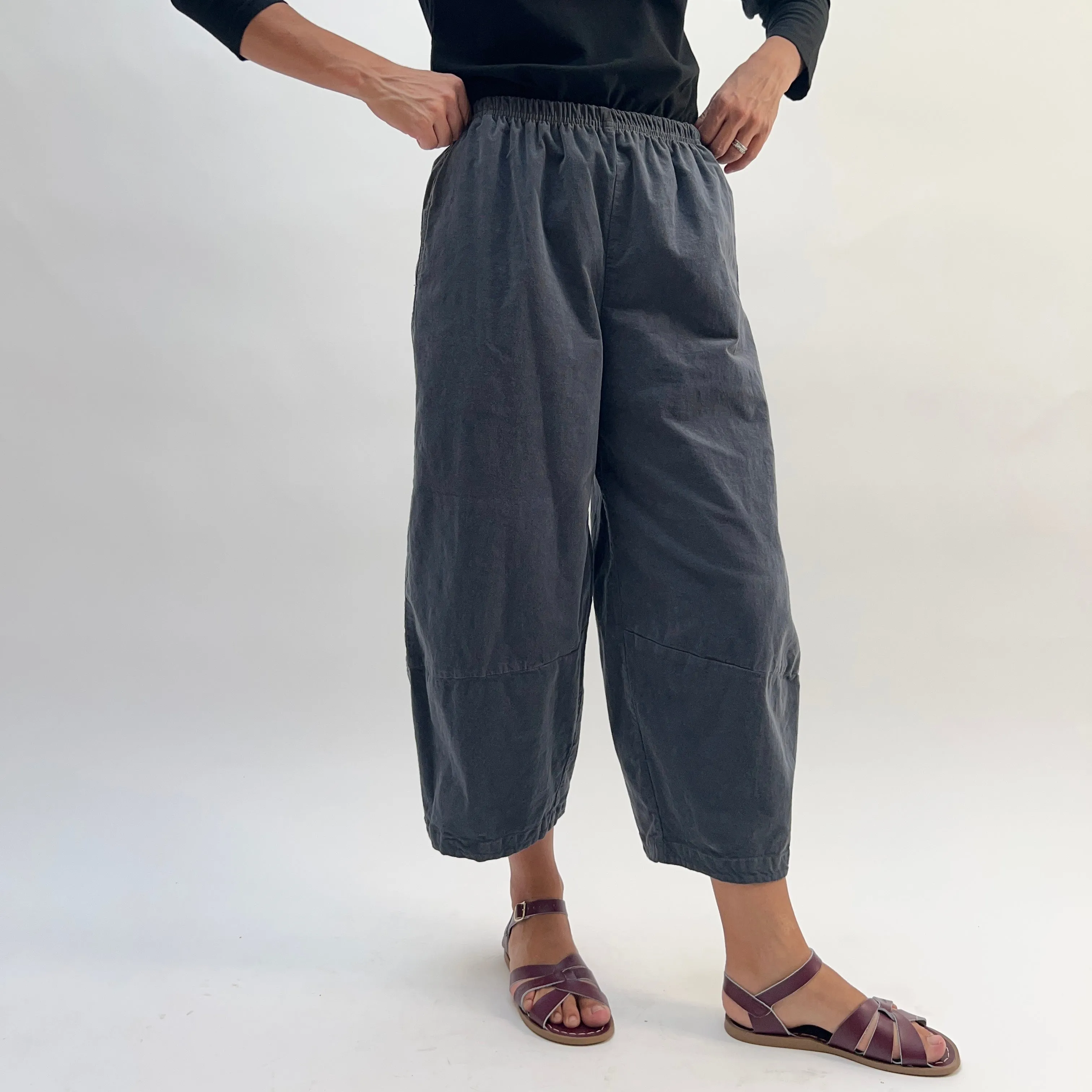 Cut Loose | Pinwheel Corduroy Lantern Pant in Anthracite
