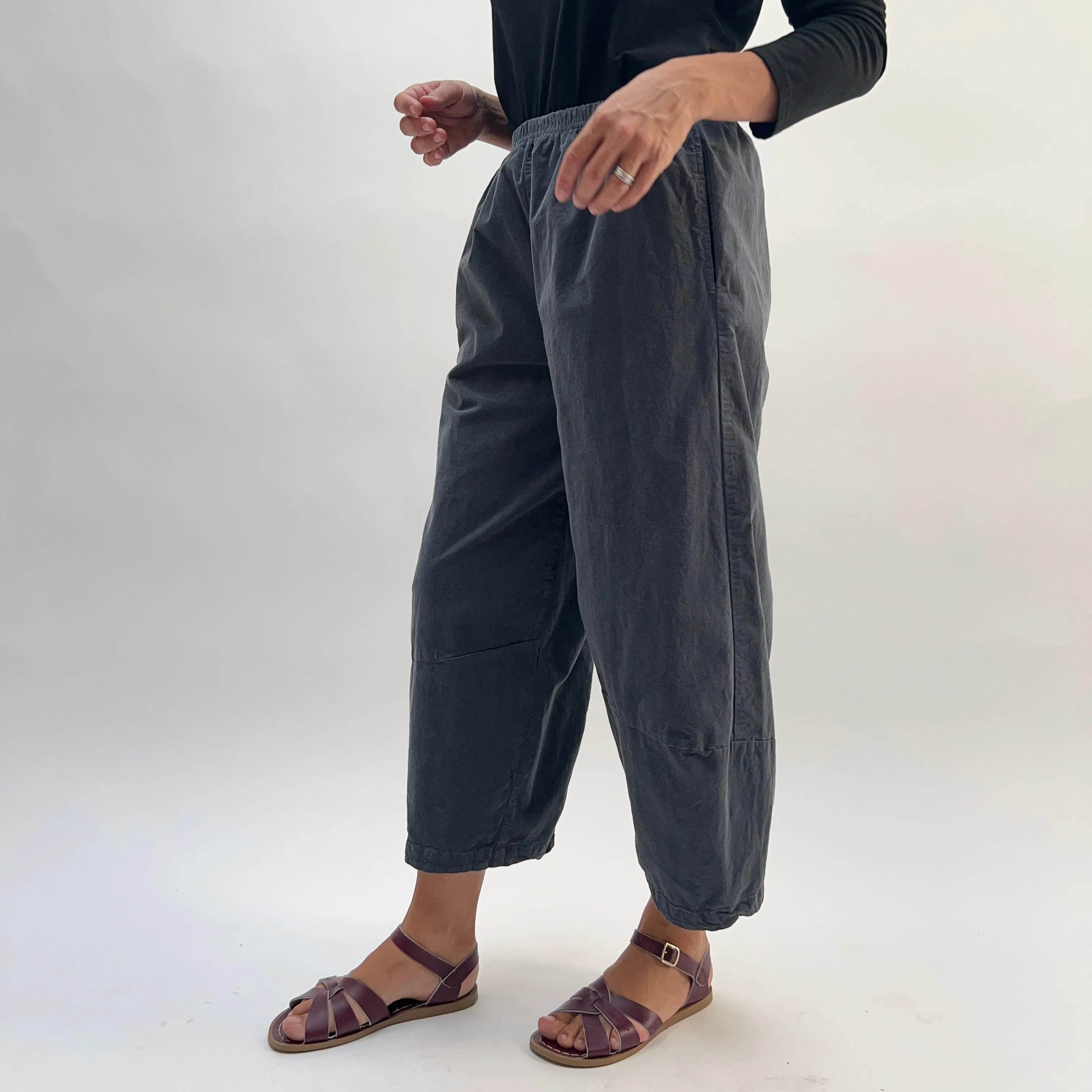 Cut Loose | Pinwheel Corduroy Lantern Pant in Anthracite